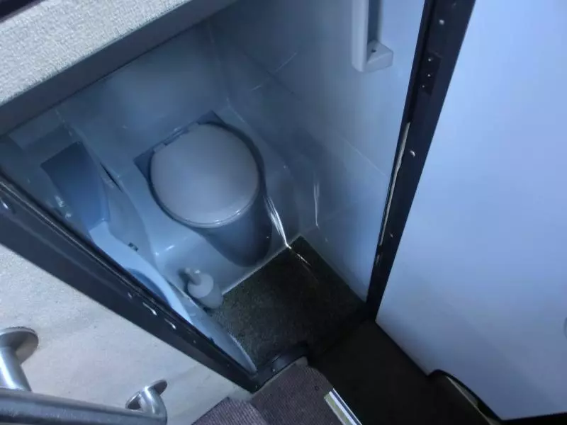 Toaleta w autokarze