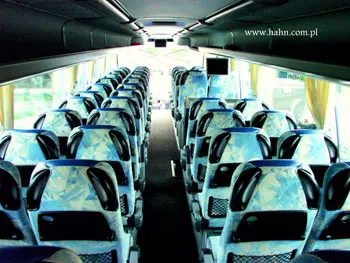 Wnętrze autobusu - 57 miejsc